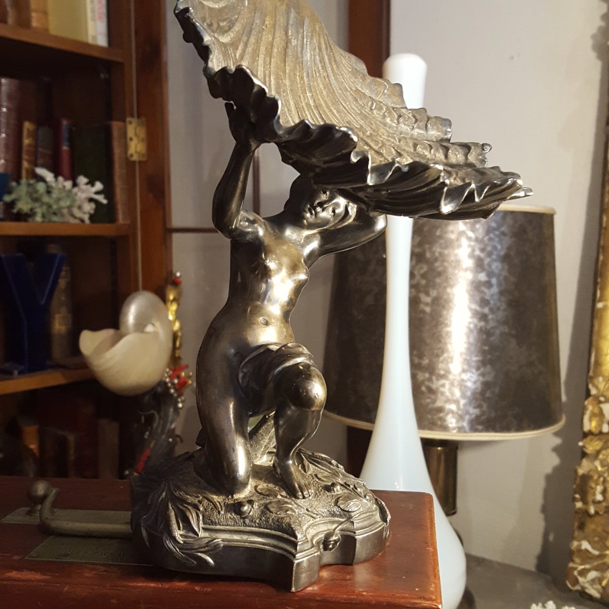 " Femme au Coquillage " bronze argenté XIXème