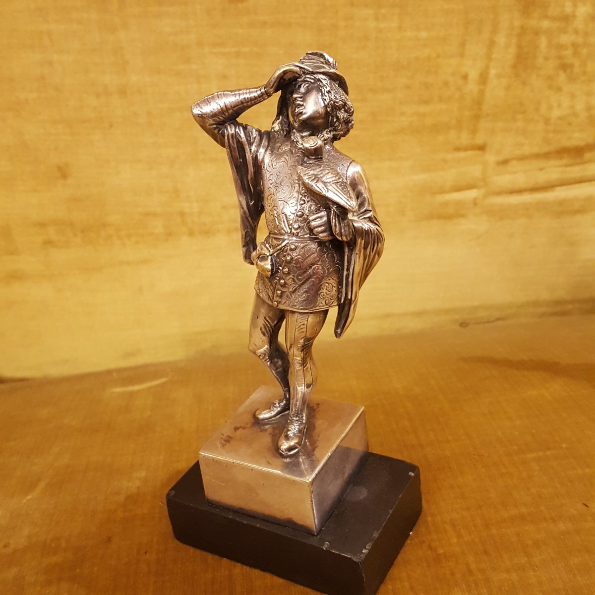 Bronze : "Le fauconnier"