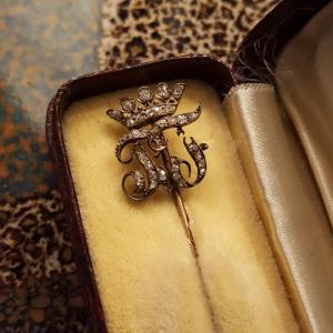 Pf: Gold And Diamond Count's Crown Tie Pin
