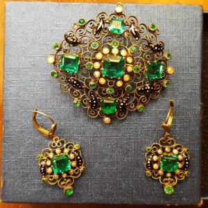 19th Century Brooch And Earring Set 