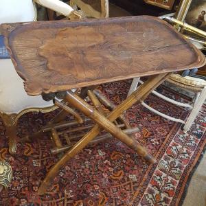 Table pliante à la grenouille art nouveau