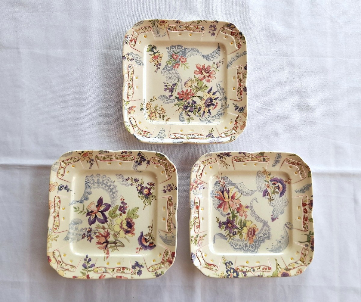 Sarreguemines, Lavallière Decor, 3 Dessert Plates
