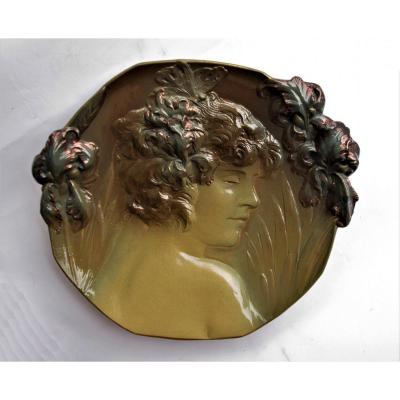 Sarreguemines,  Art Nouveau, Plat Victor Kremer "Printemps"