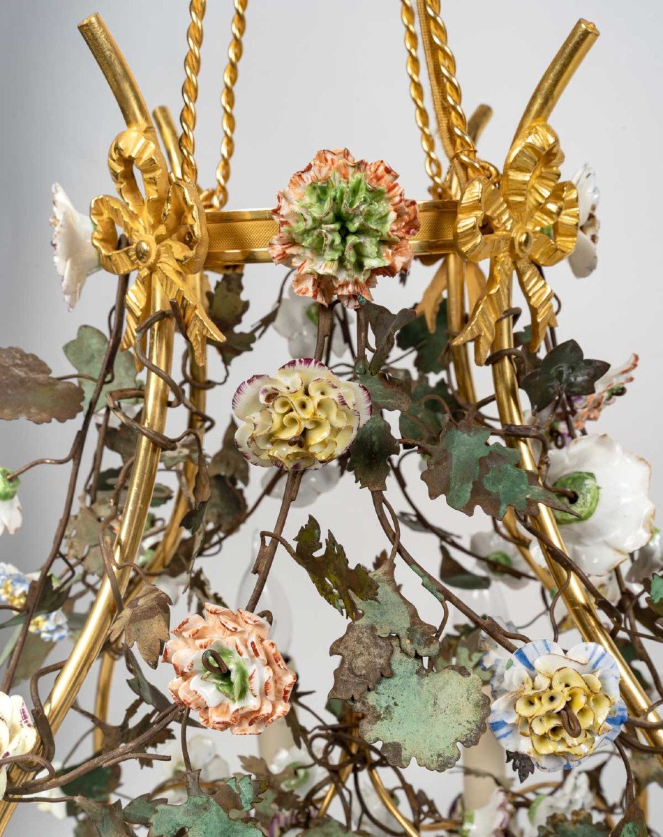A Chandelier Decorated With Porcelain.-photo-1