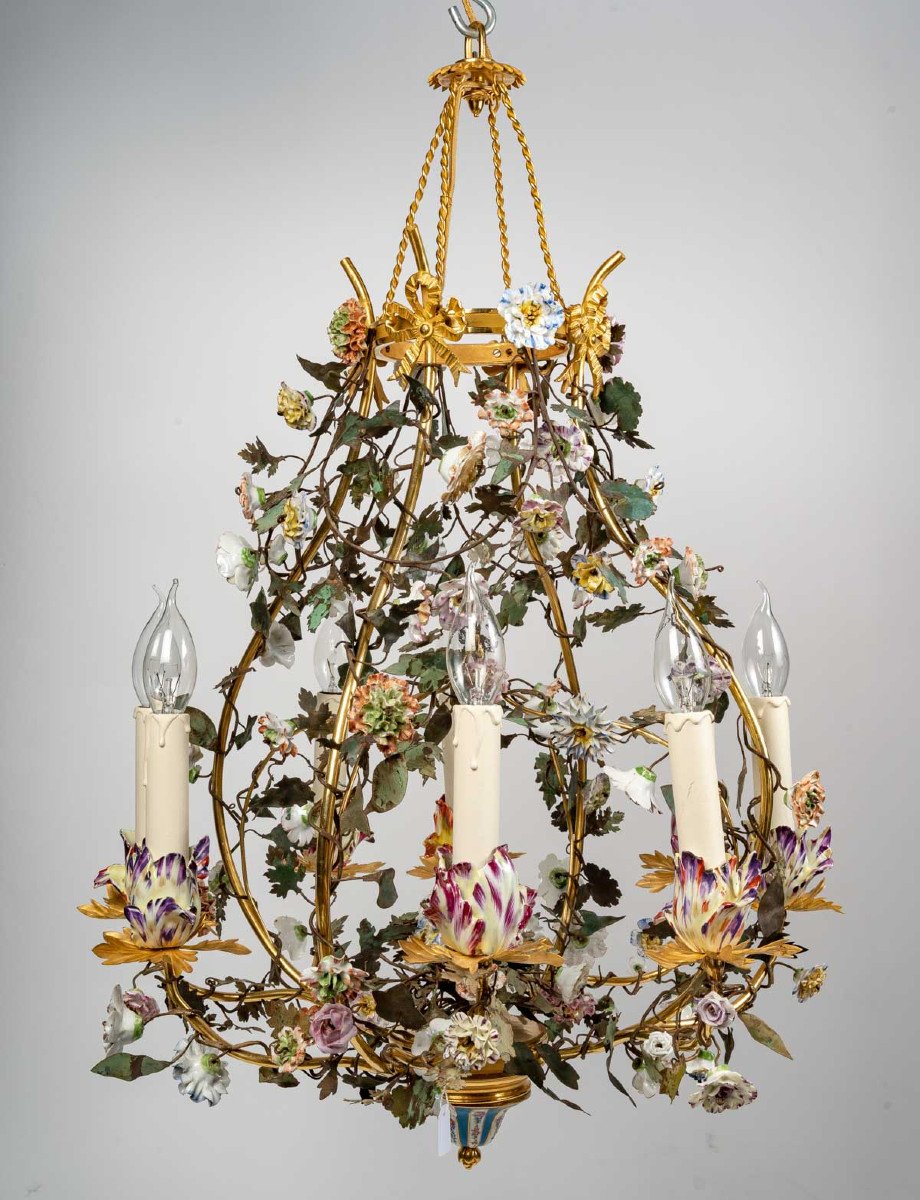 A Chandelier Decorated With Porcelain.