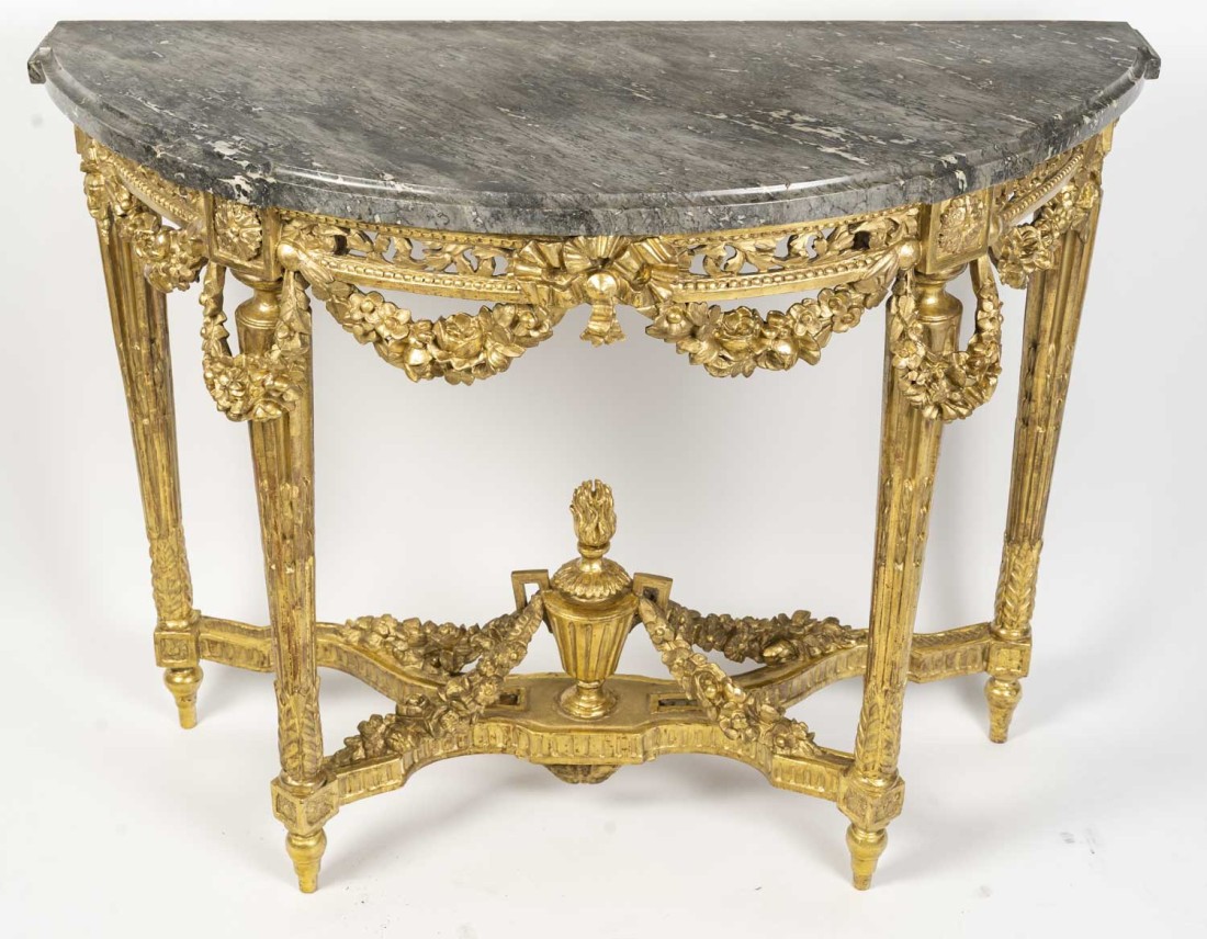 Grande console en bronze sculpté et doré, d'Epoque Louis XVI (1774-1789), XVIIIème siècle.