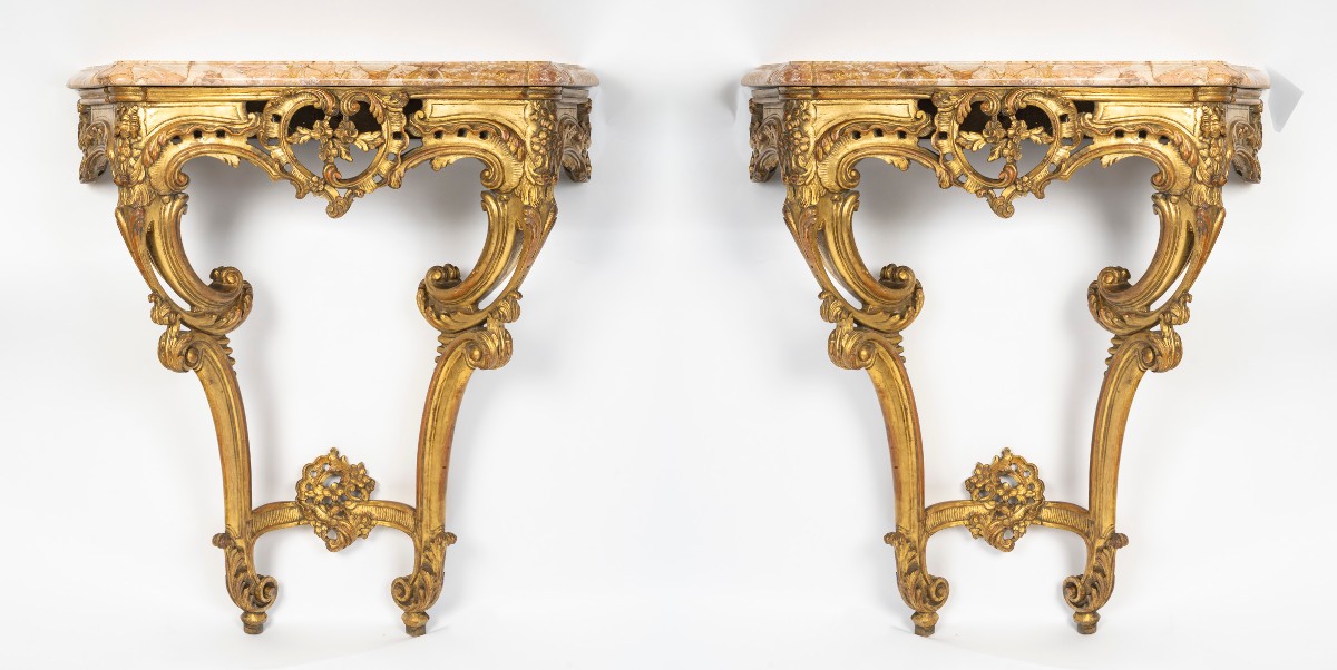 Paire de consoles en bois doré de style Louis XV (1724-1774), d'époque Napolon III, XIXème sièc