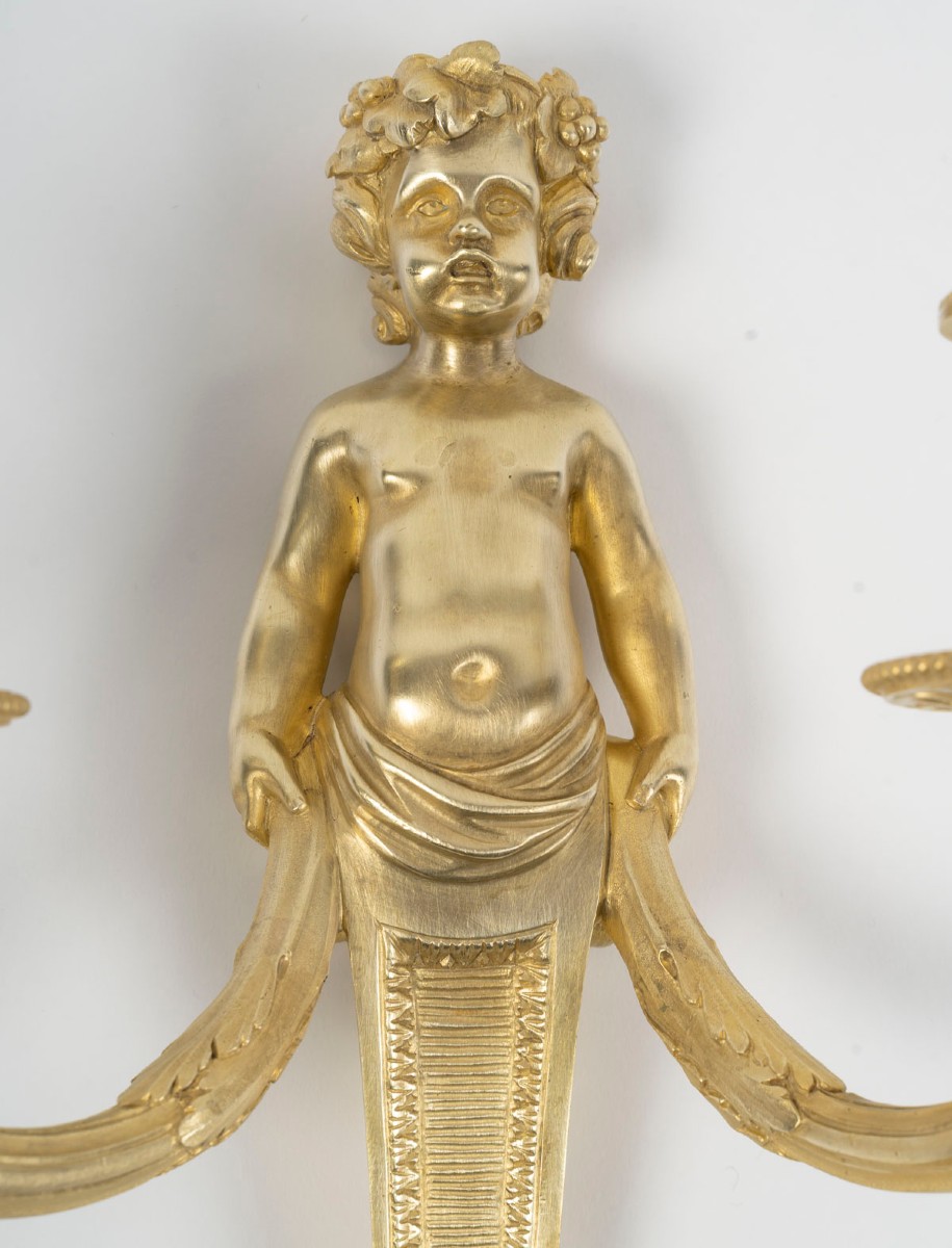 Paire d'appliques en bronze doré de style Louis XVI, d'époque Napoléon III. XIXème siècle.-photo-3
