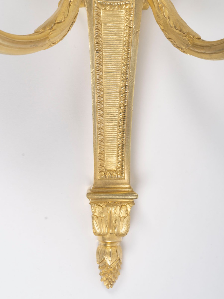 Paire d'appliques en bronze doré de style Louis XVI, d'époque Napoléon III. XIXème siècle.-photo-4