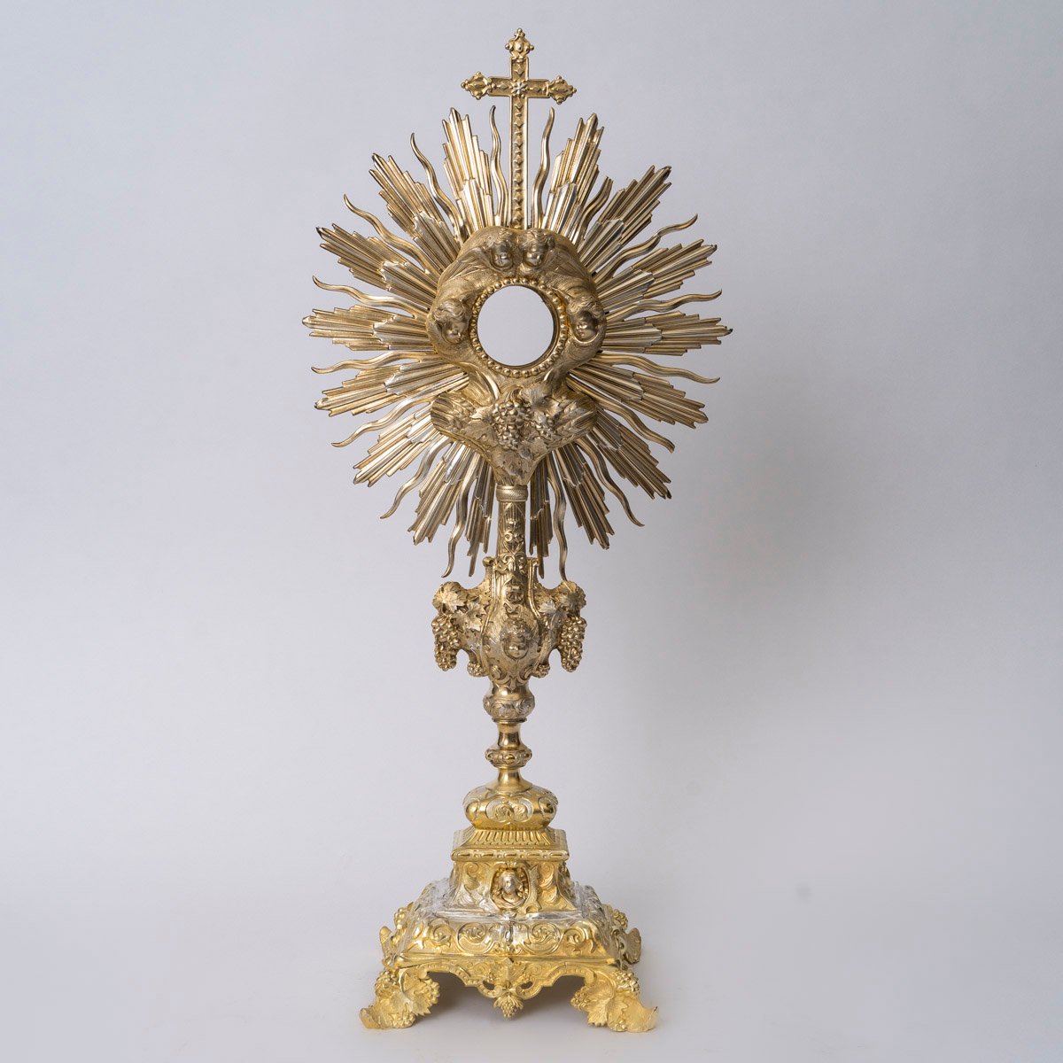 Silver And Vermeil Monstrance Decorated With Cherubs, From The Napoleon III Period, 19th