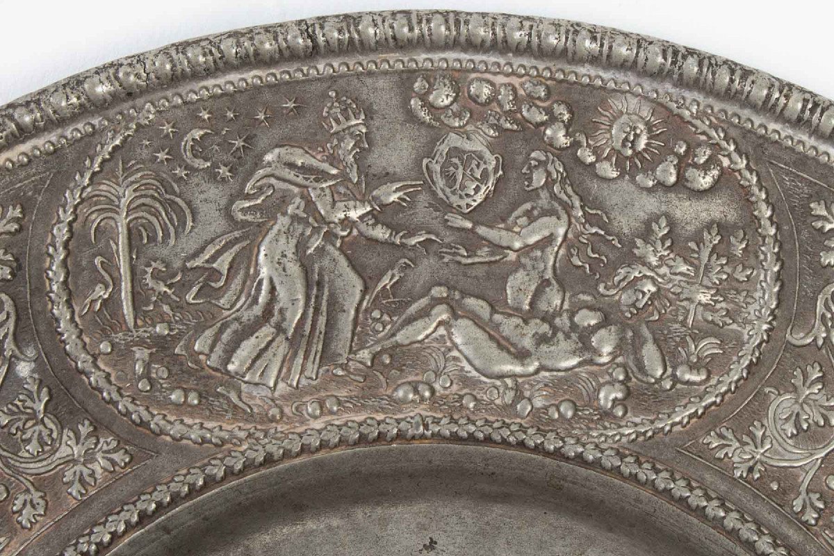 Paten Decorated In Relief.-photo-3