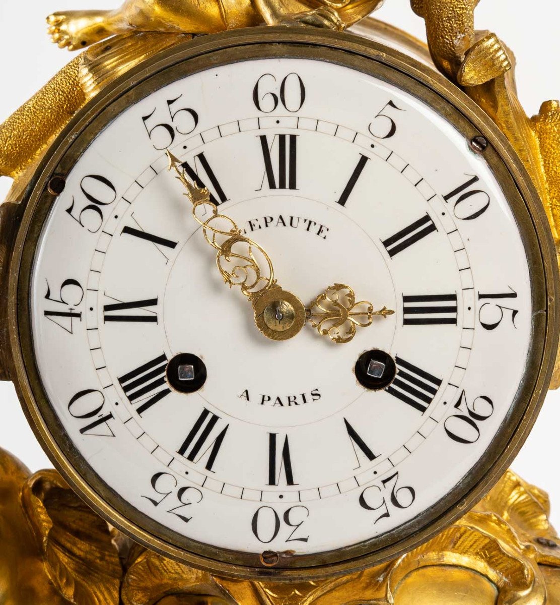 Pendule De Style Louis XV.-photo-3