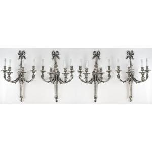 Suite De Quatre Appliques De Style Louis XVI.