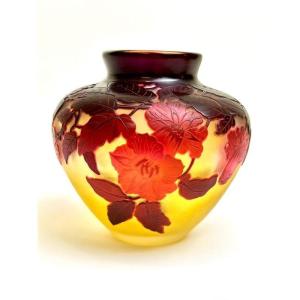 Emile Gallé Vase Art Nouveau  "Bignones Rouges''