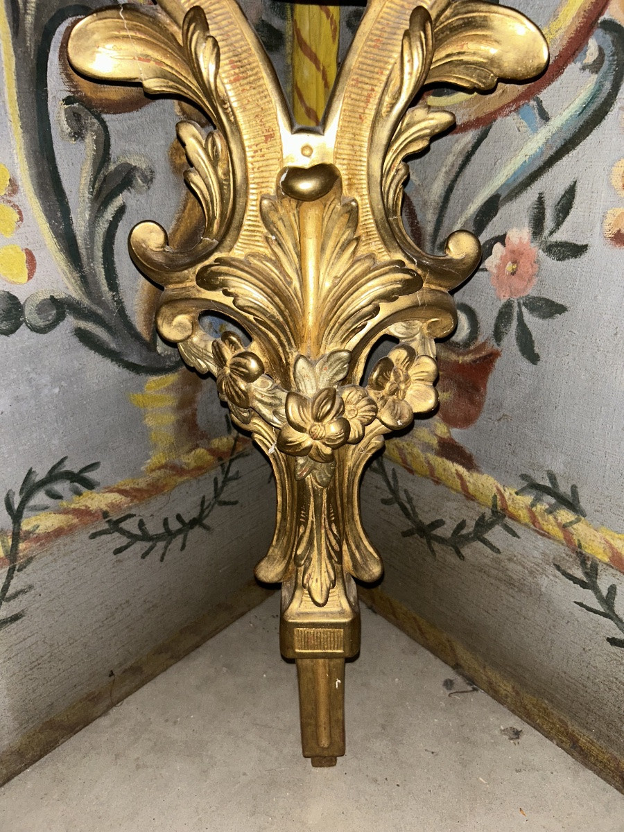 Console d’angle en bois doré -photo-1