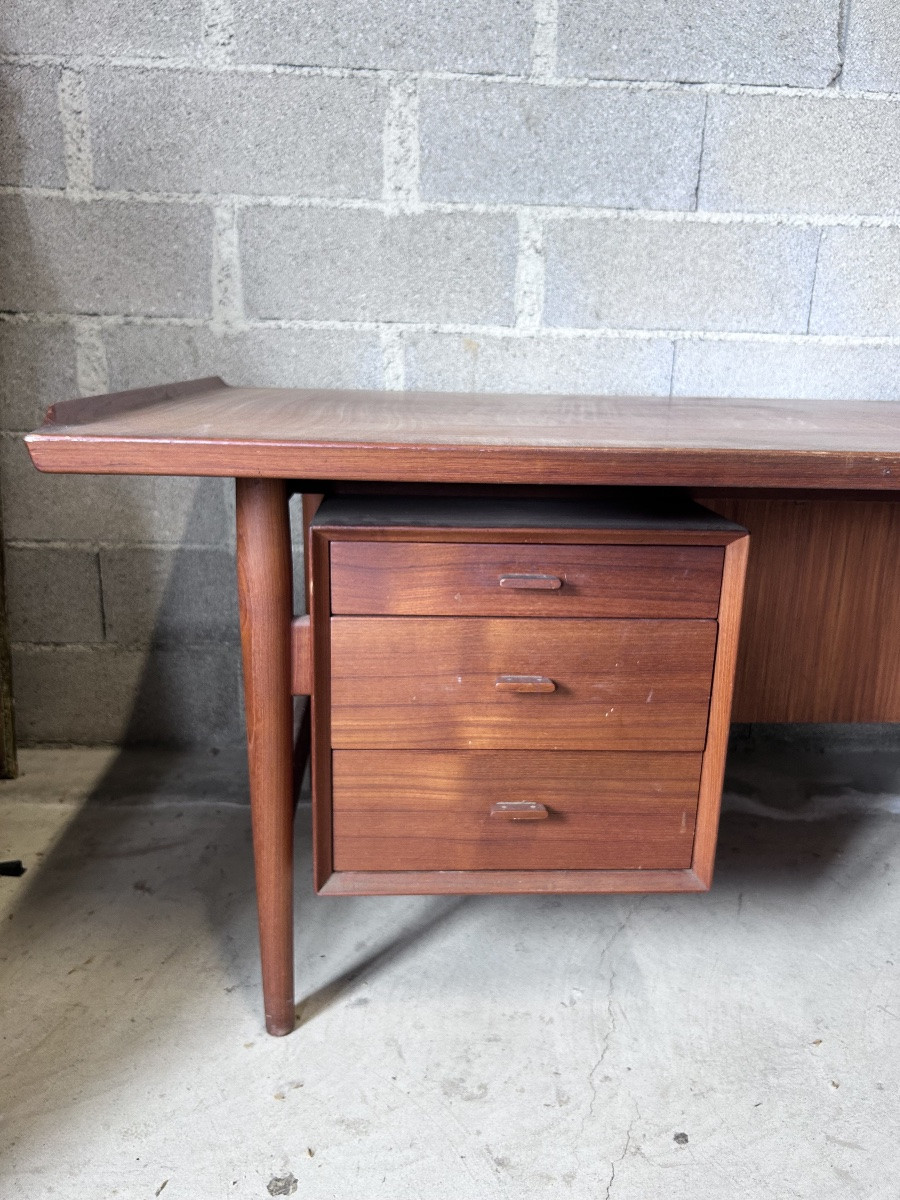 Scandinavian Desk-photo-2
