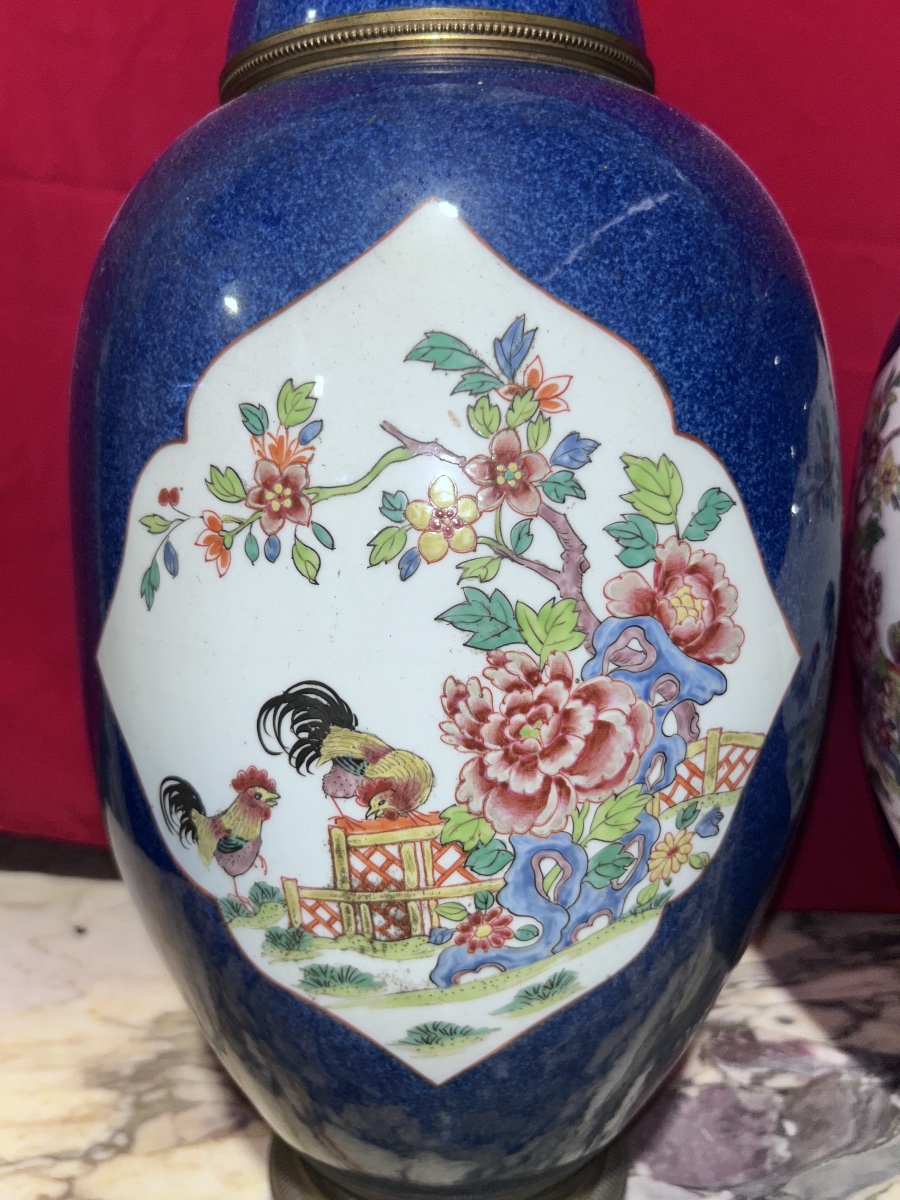 Pair Of 19th-century Chinese Porcelain Vases In Powder Blue-photo-4