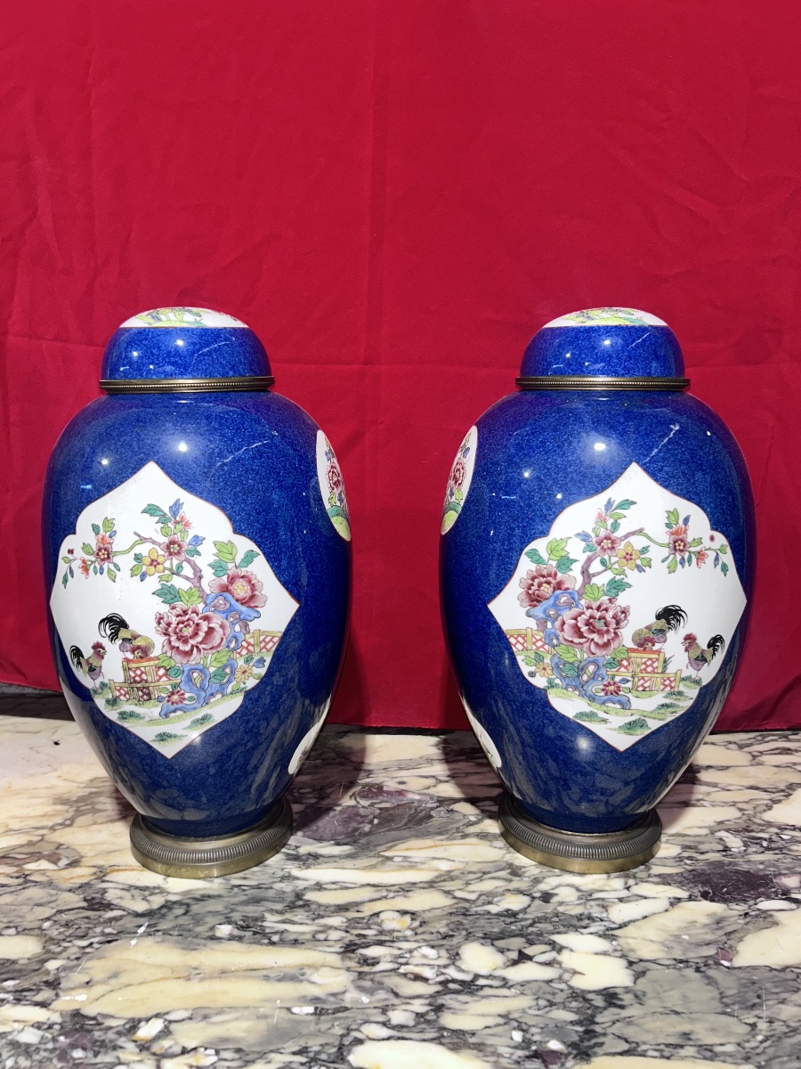 Pair Of 19th-century Chinese Porcelain Vases In Powder Blue