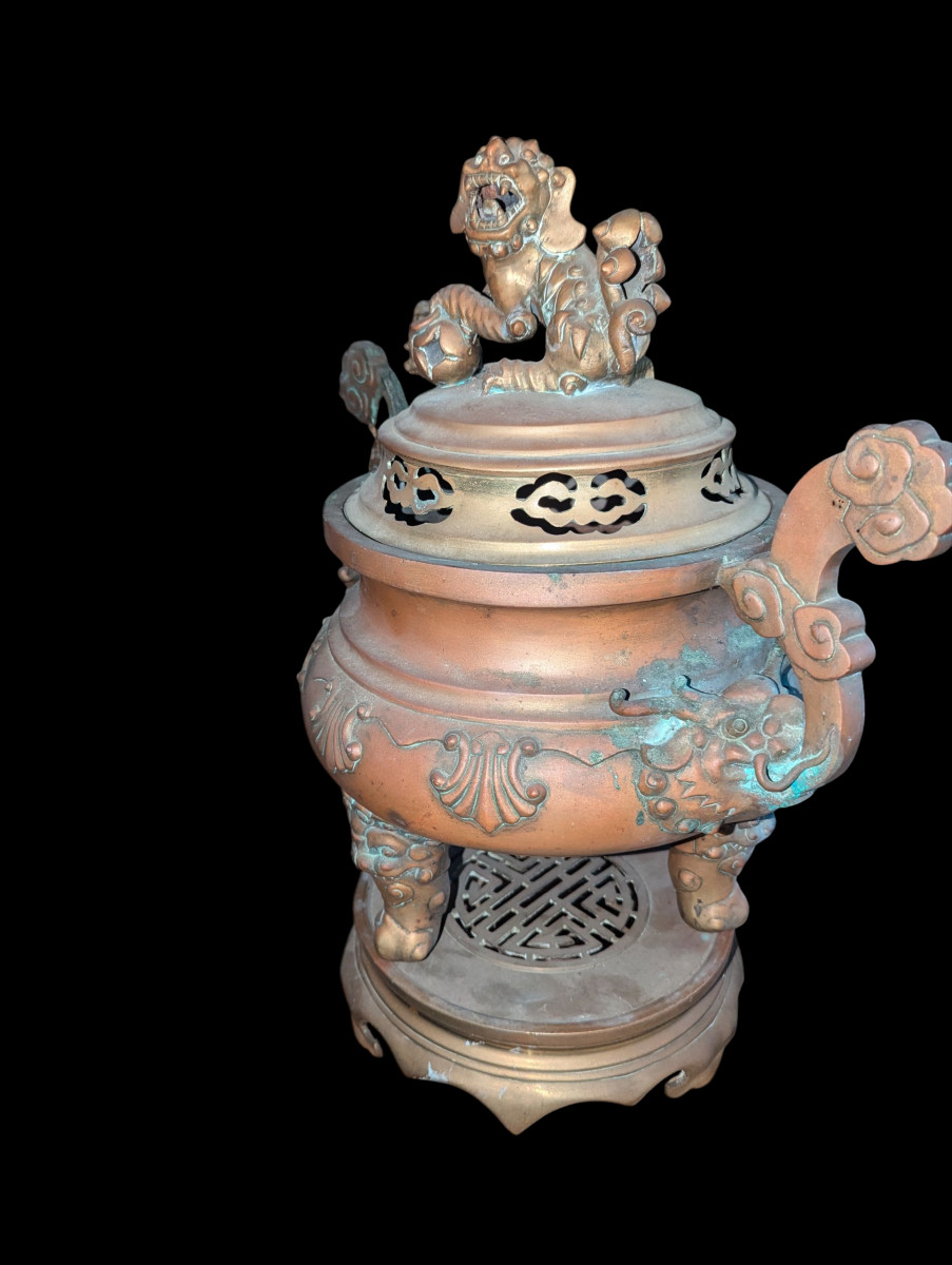 Brûle parfum en bronze  à décor de chien pho. Vietnam 