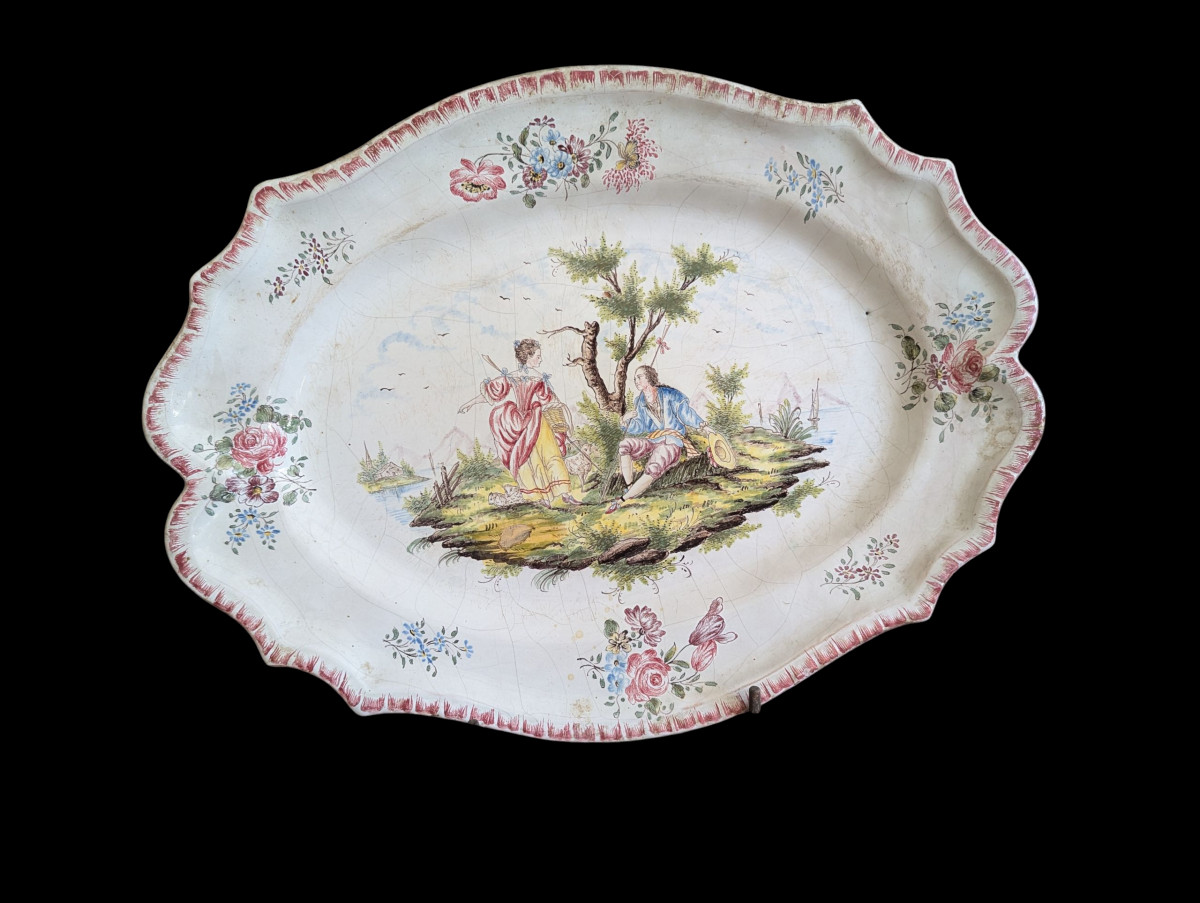 plat en faïence 18 ème siècle Veuve Perrin 