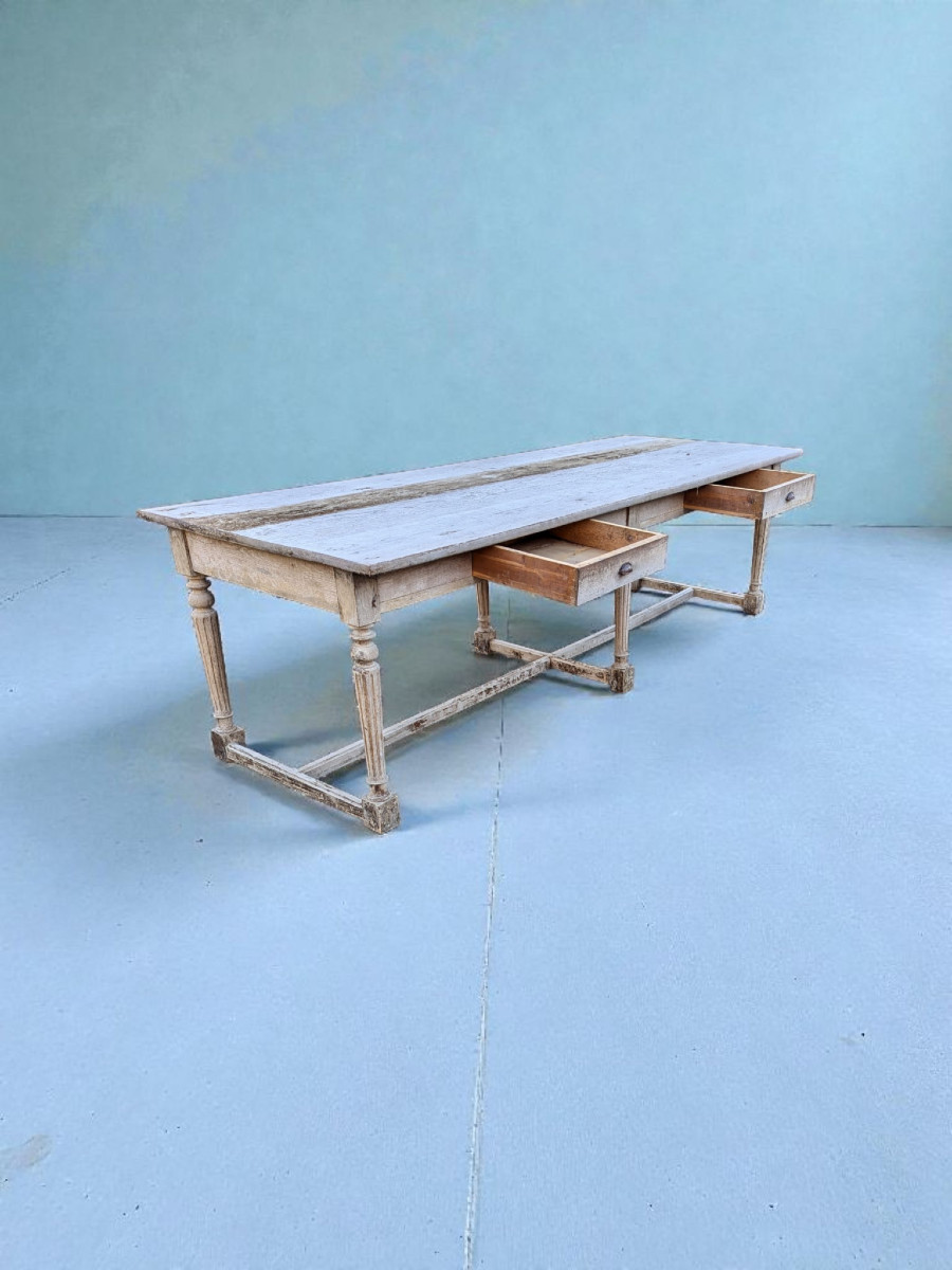 Large Store Table 
