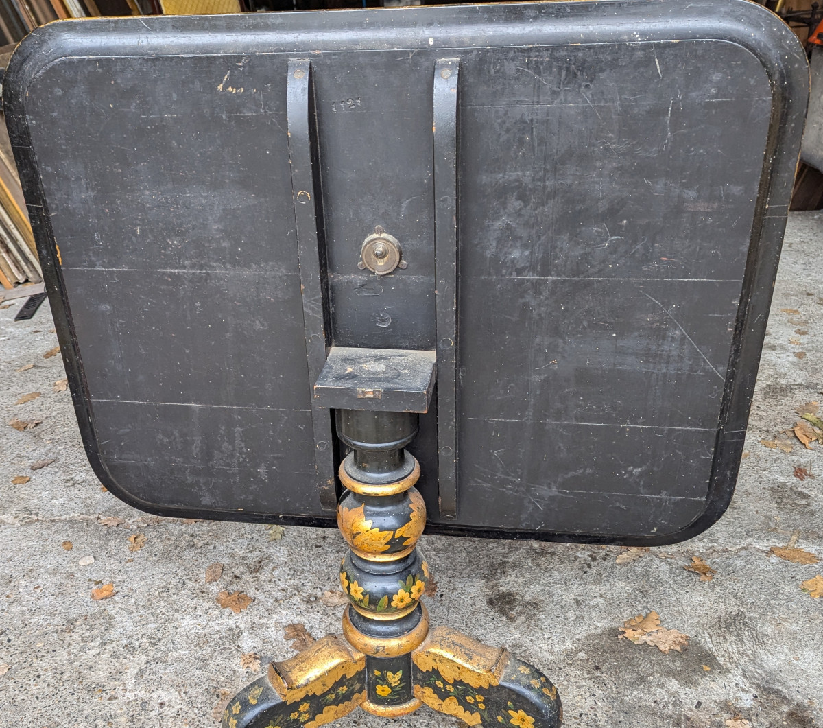 English Pedestal Table, Regency Period, 1811-1820, With Chinoiserie Decoration -photo-1