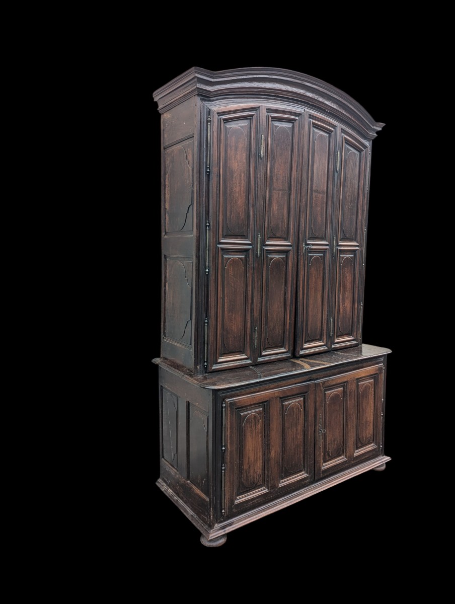 Important buffet double corps  – Portes à double évolution – Époque XVIIe siècle