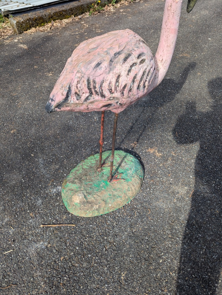 Grand flamand rose béton et métal 20 ème siècle -photo-1