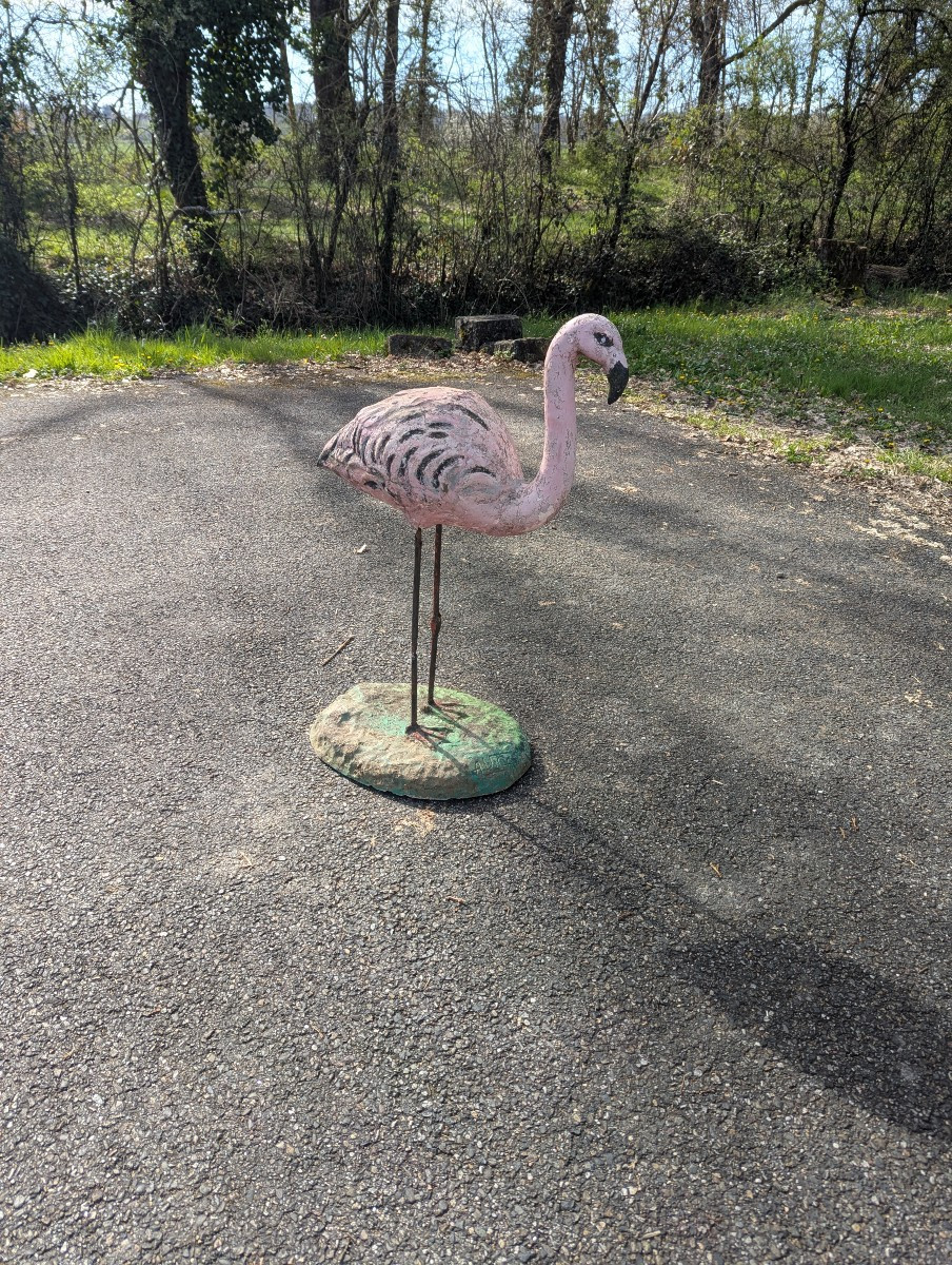 Grand flamand rose béton et métal 20 ème siècle 