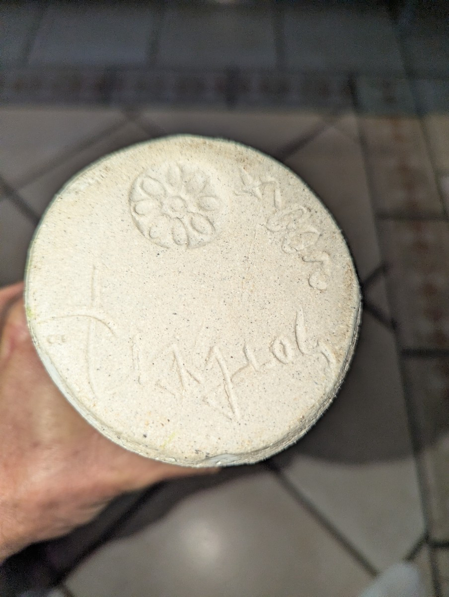 Paire de bouteilles en céramique signature a déchiffrer -photo-1