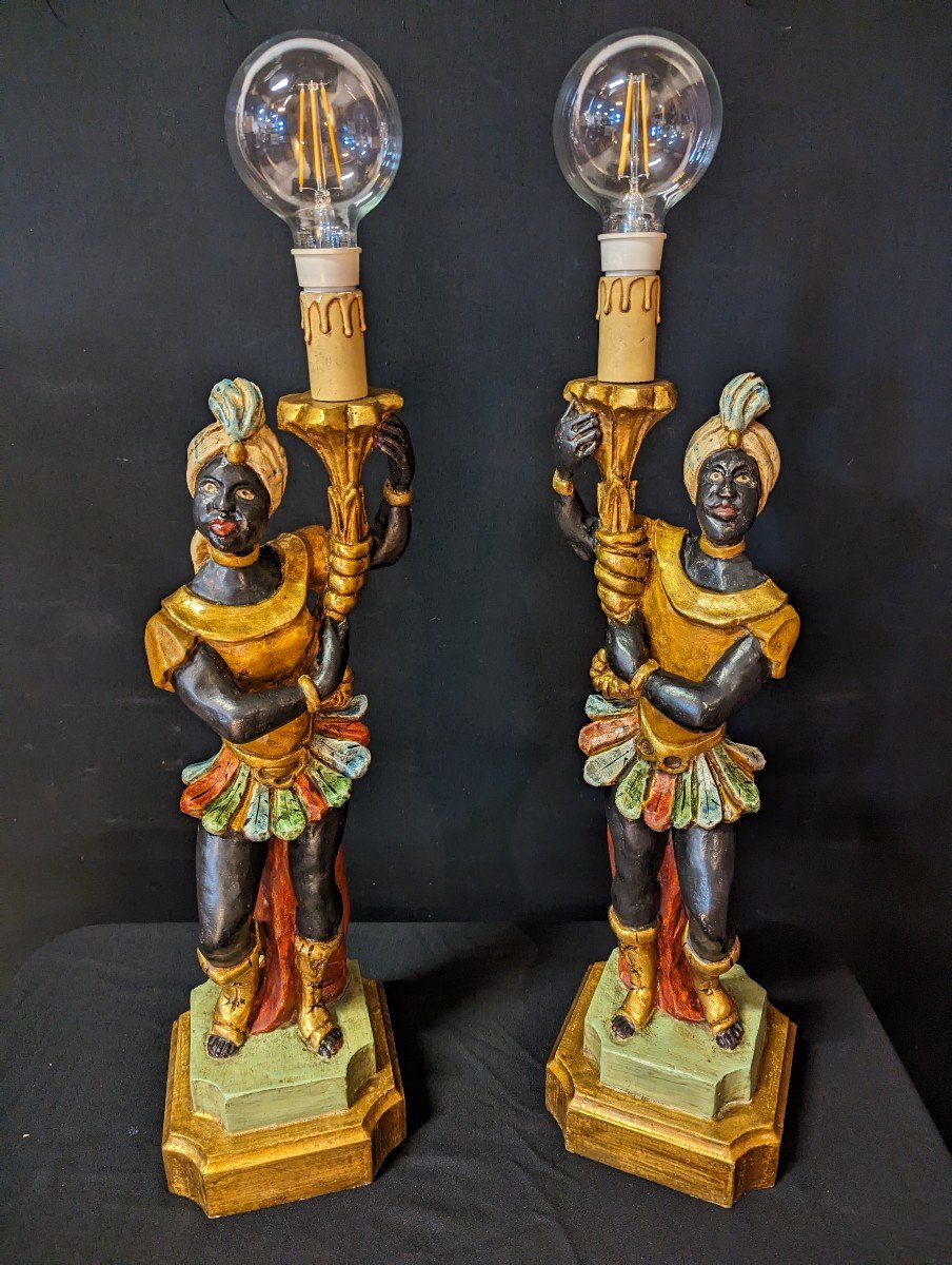 Paire De Lampes De Table Nubien Vénitien En Bois
