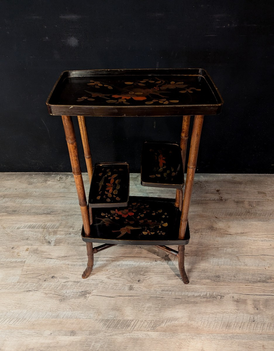 Petite étagère ou table d’appoint en bambou et laque de Chine-photo-1