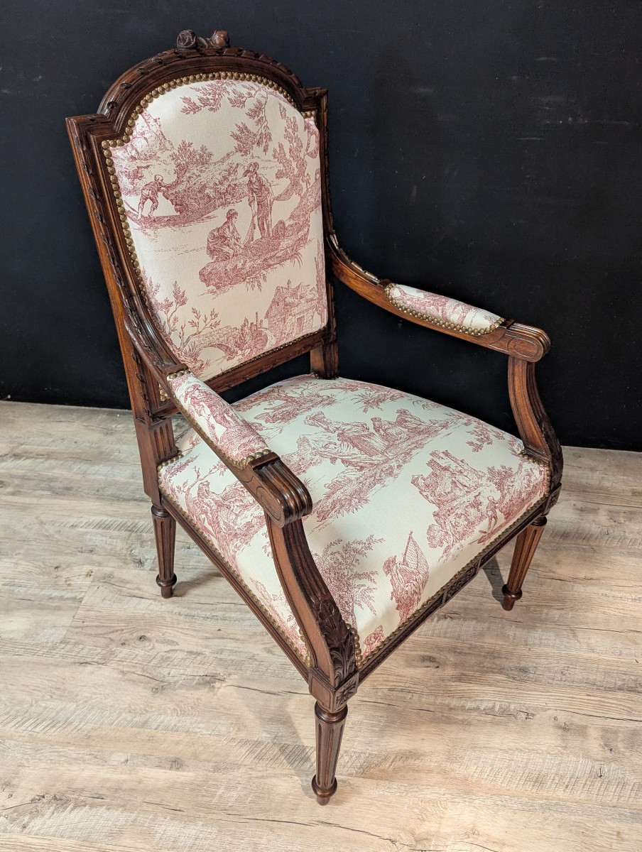 Paire de fauteuils Louis XVI en noyer, tissu toile de Jouy-photo-1