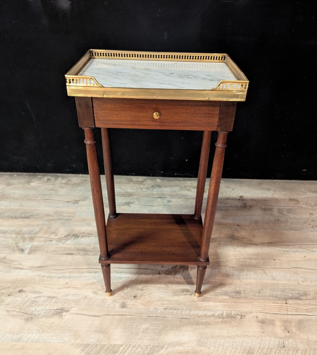 Paire de petites tables de chevet de style Louis XVI-photo-3
