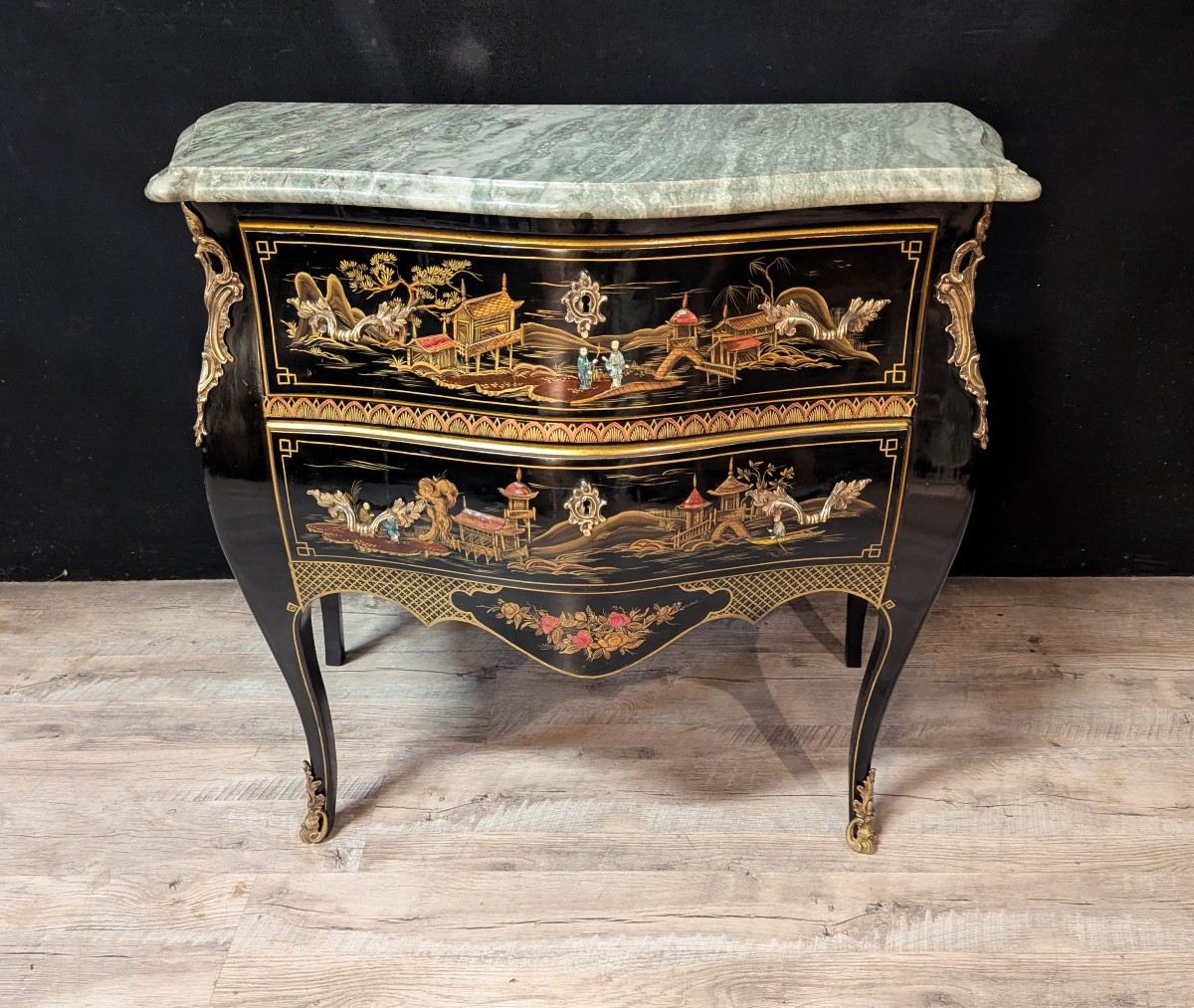 Louis XV Style Chest Of Drawers In Black Lacquer With Chinoiserie Decoration And Mother-of-pearl Inlays