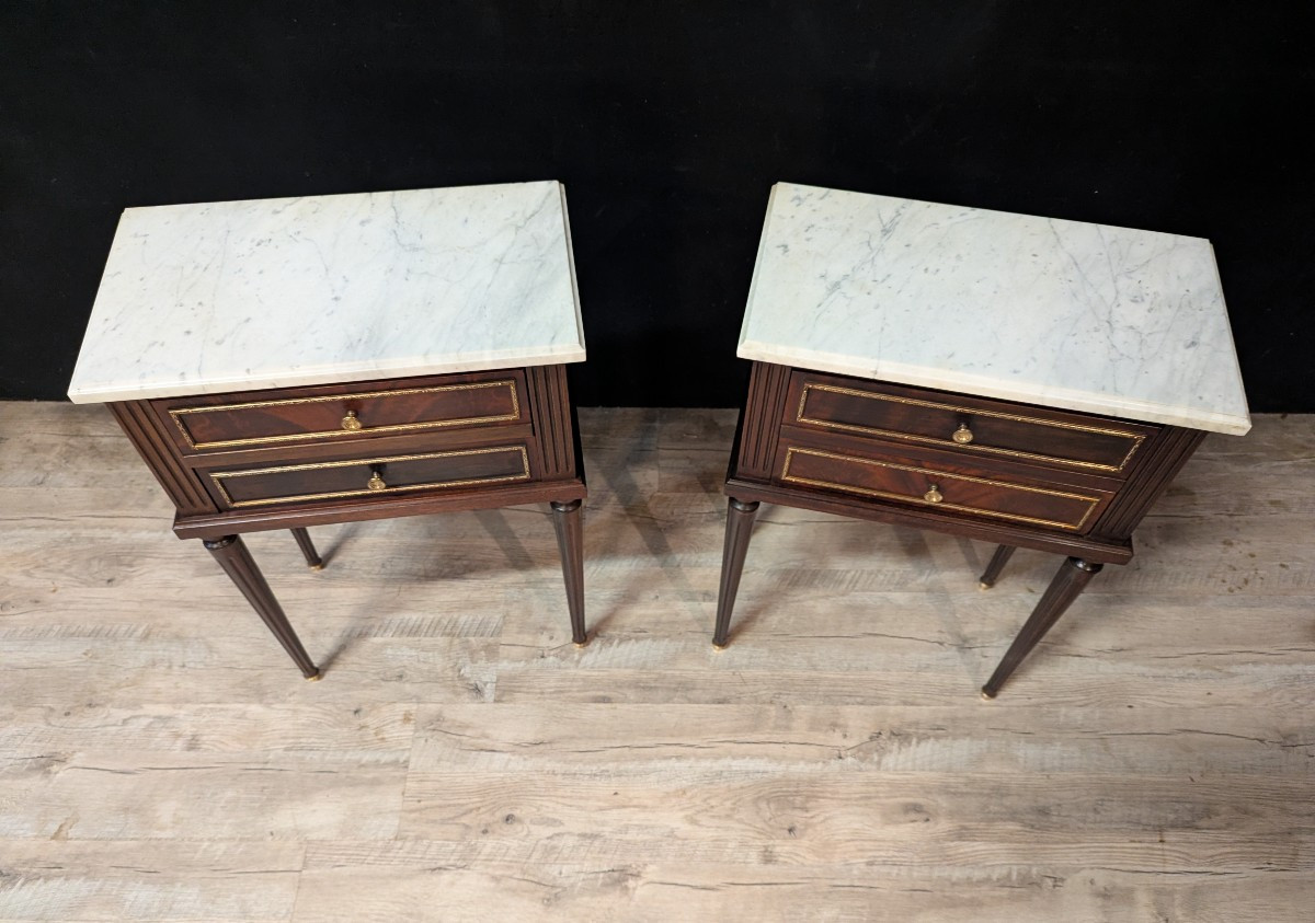 Paire de tables de chevet Louis XVI en acajou  dessus de marbre blanc-photo-2