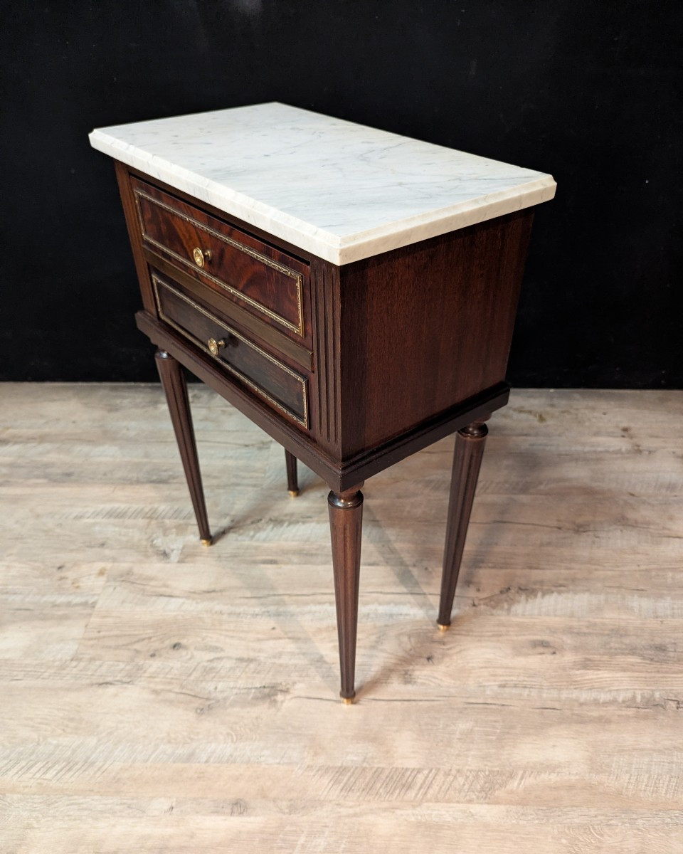 Paire de tables de chevet Louis XVI en acajou  dessus de marbre blanc-photo-4