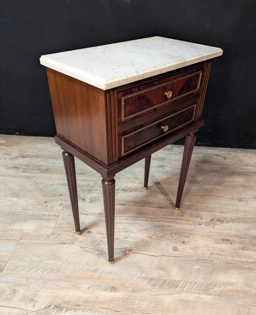 Paire de tables de chevet Louis XVI en acajou  dessus de marbre blanc-photo-1