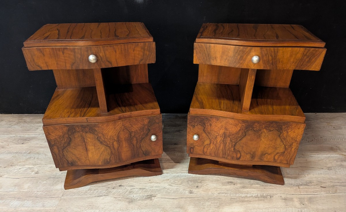 Paire de chevets Art Déco en noyer droit et gauche