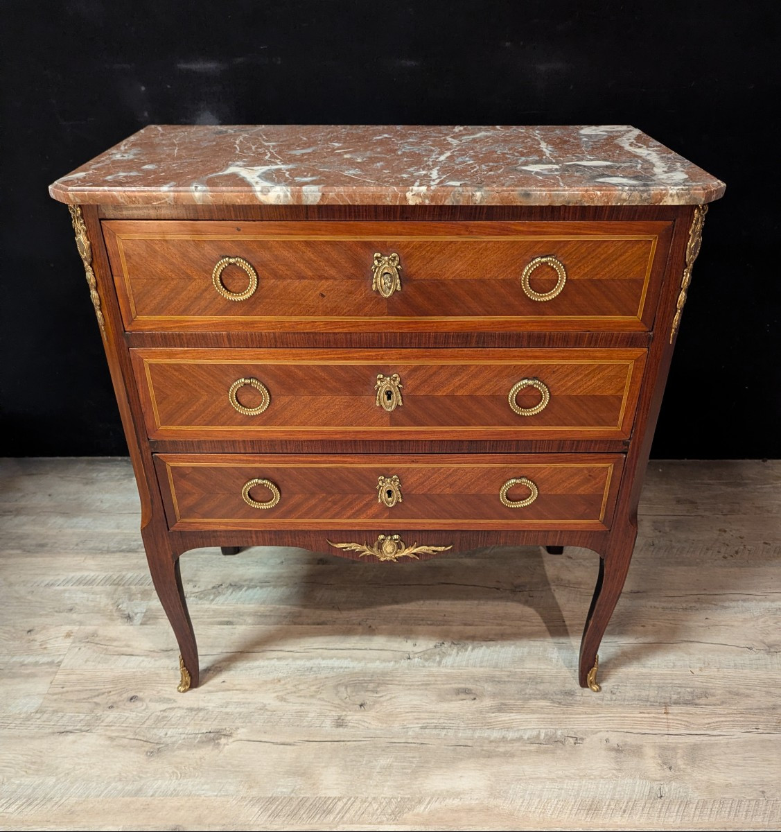 Commode Louis XV en bois de rose avec marbre-photo-2