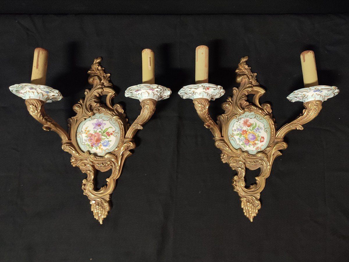 Pair Of Louis XV Bronze And Porcelain Sconces-photo-2