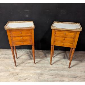 Paire De Chevets De Style Louis XVI En Merisier