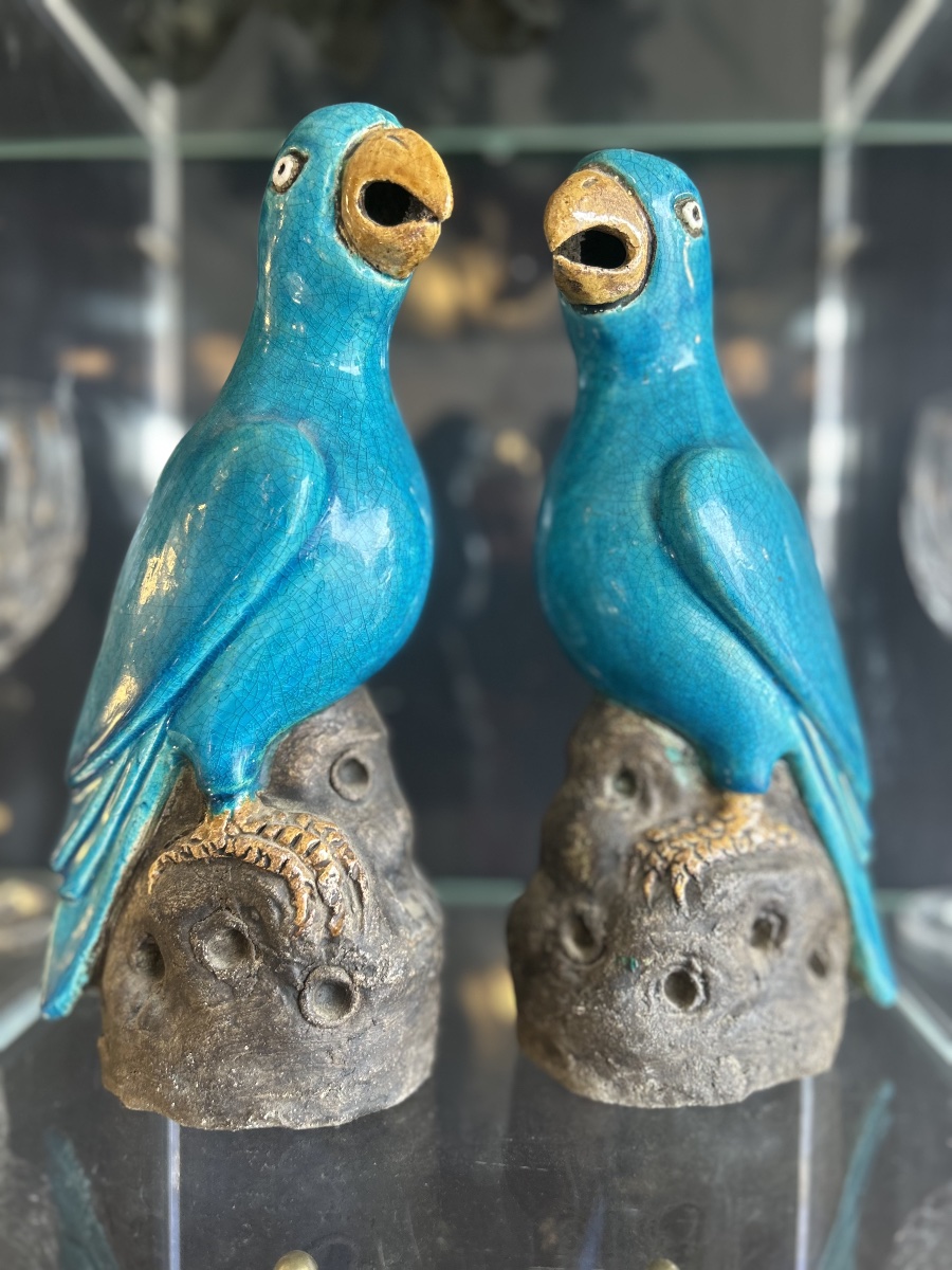 Couple de perroquets en céramique   XIXE siècle 