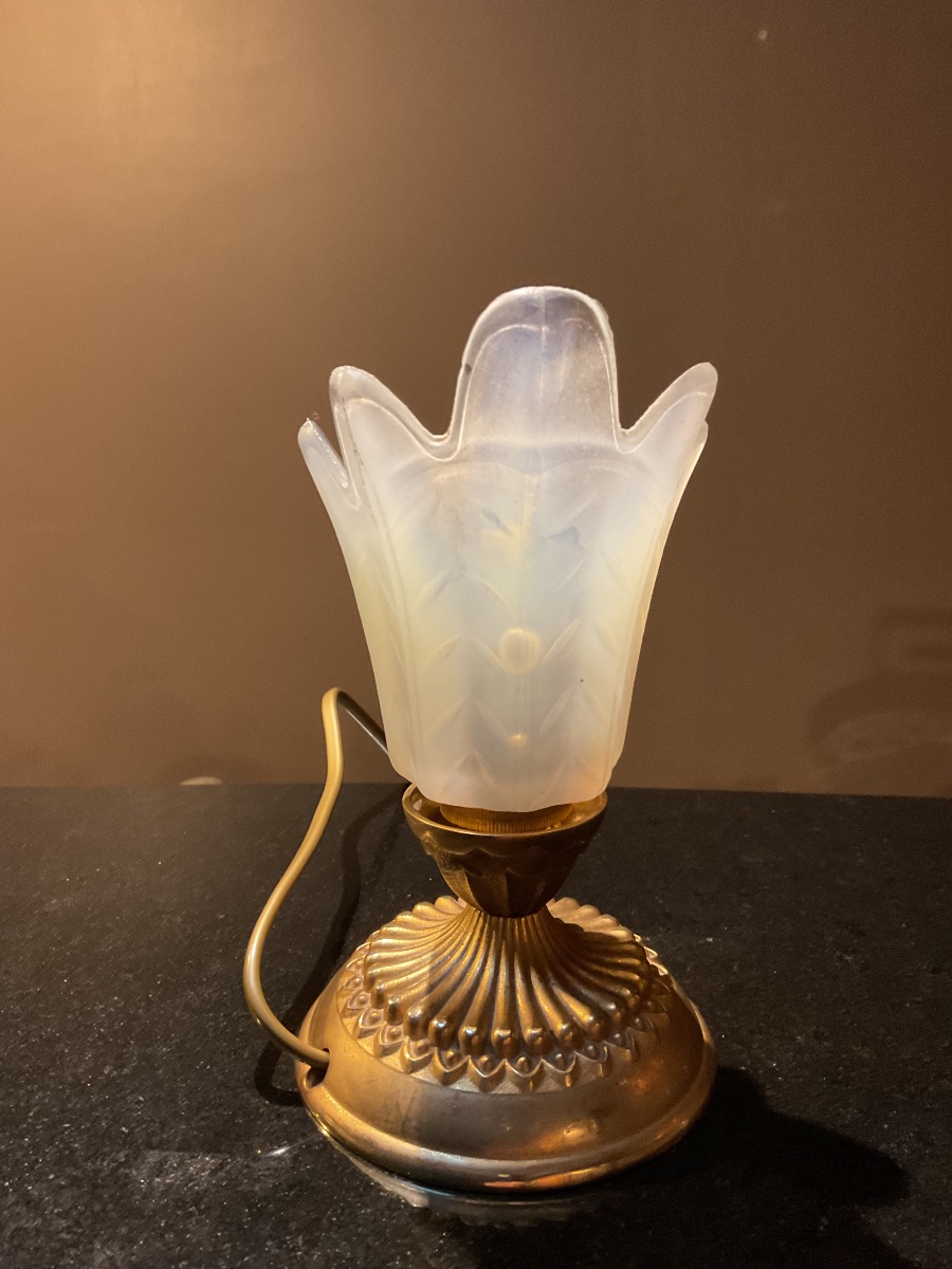 Petite veilleuse d’enfant , verre opalescent dés années 1920-photo-5