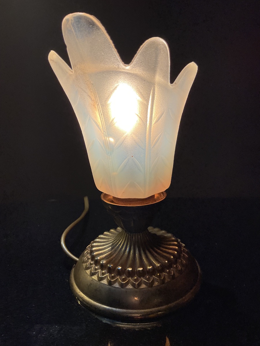 Petite veilleuse d’enfant , verre opalescent dés années 1920-photo-7