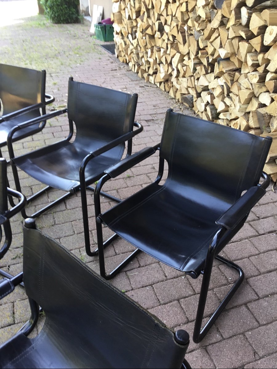 Suite De Six Fauteuils de bureau ou salle à manger en cuir. Design Italie 1970-photo-3
