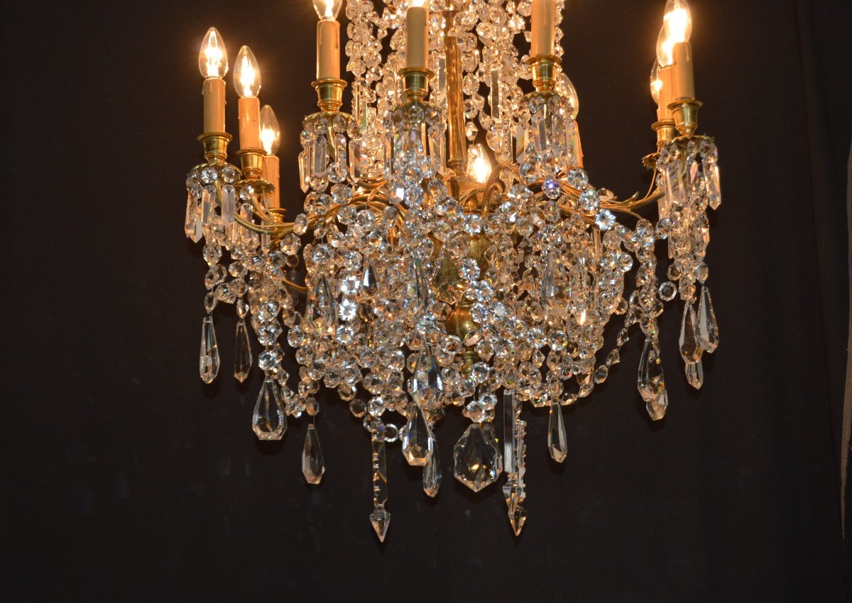 Large Chandelier In Gilt Bronze And Cut Crystal-photo-2