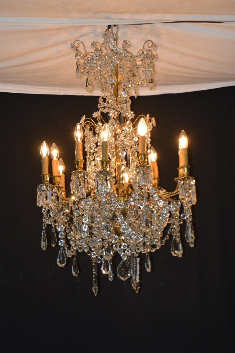 Large Chandelier In Gilt Bronze And Cut Crystal