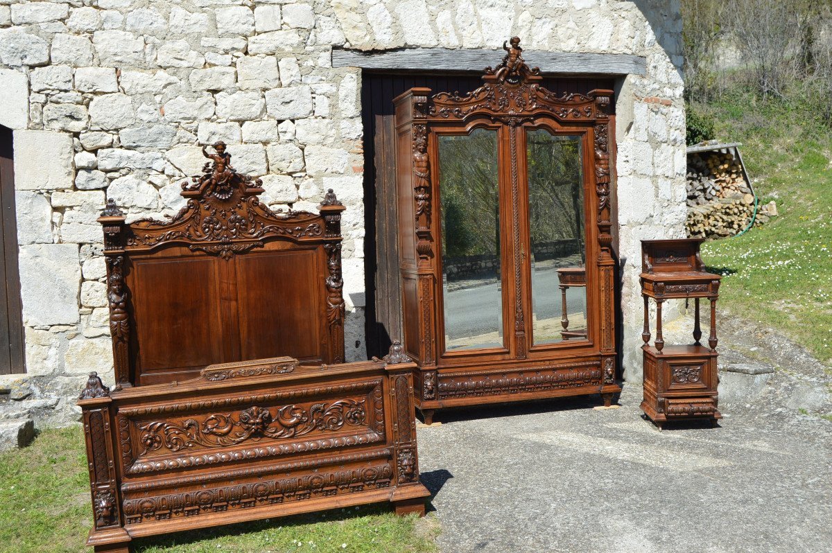 Exceptional Neo-renaissance Walnut Bedroom-photo-7