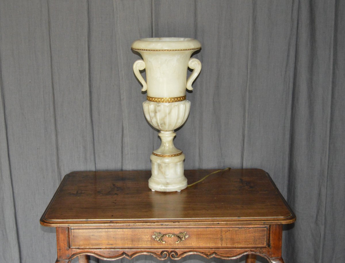 Medici Lamp In Alabaster